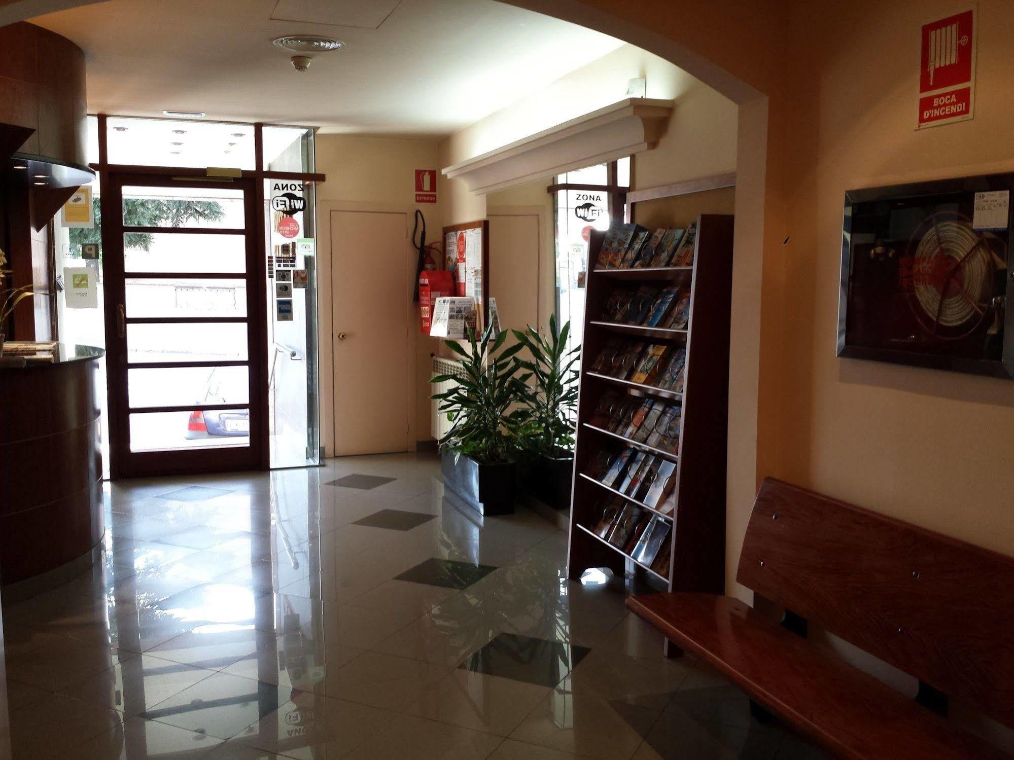 Hotel Sabiote Pineda de Mar Bagian luar foto