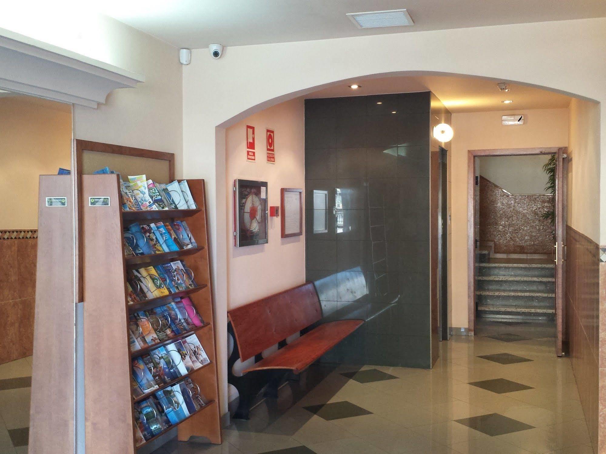 Hotel Sabiote Pineda de Mar Bagian luar foto